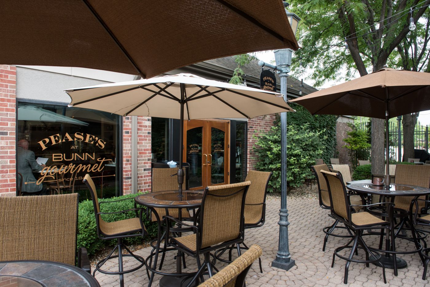 Outdoor Patio Dining - BUNN Gourmet